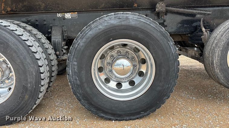 image for item FB3567 2017 Peterbilt 567 dump truck