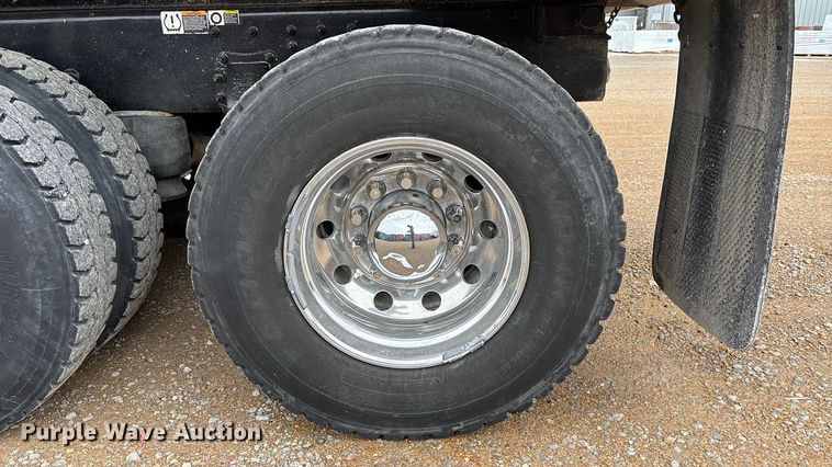 image for item FB3567 2017 Peterbilt 567 dump truck