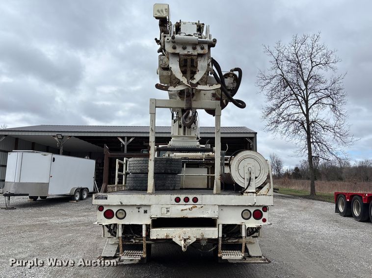 image for item FB3576 1997 Ford F800 digger derrick truck