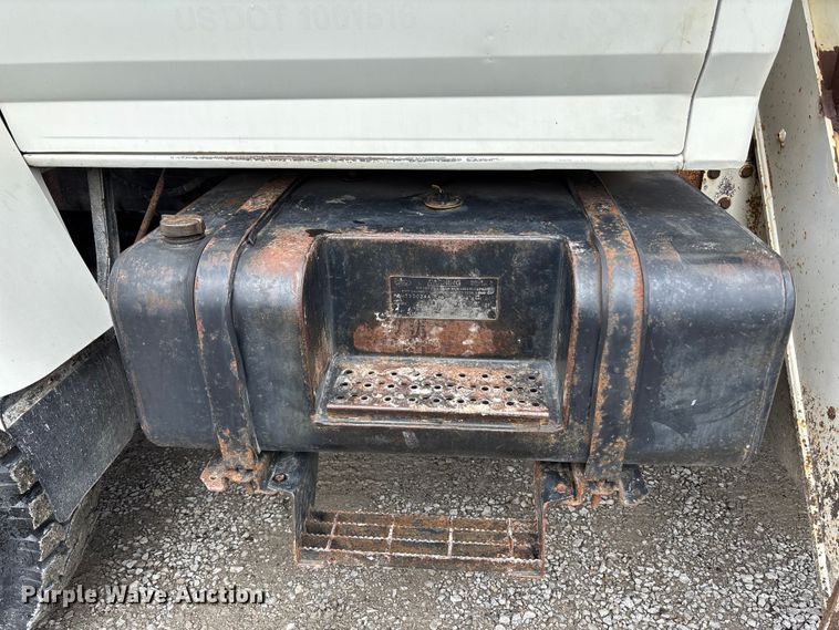 image for item FB3576 1997 Ford F800 digger derrick truck