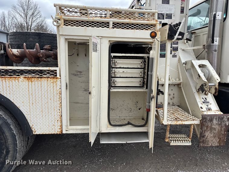 image for item FB3576 1997 Ford F800 digger derrick truck