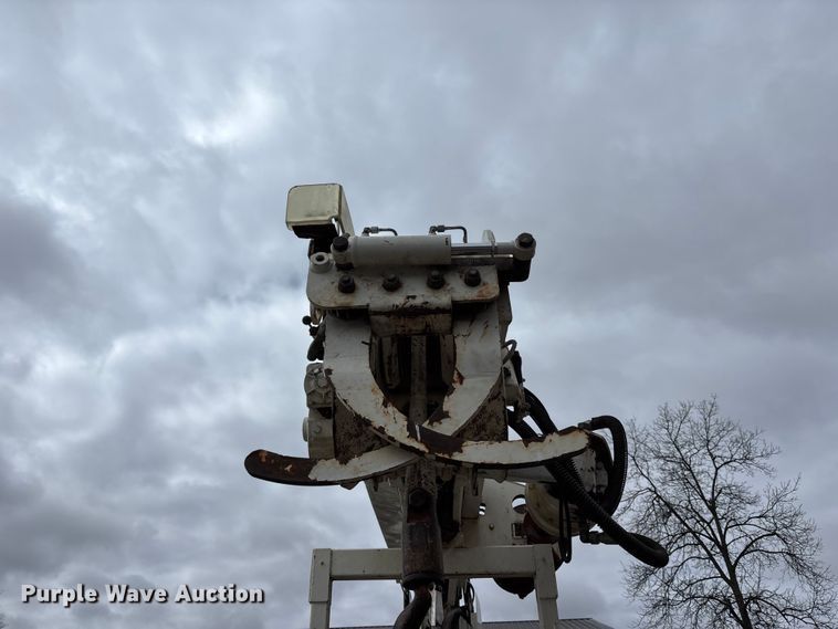 image for item FB3576 1997 Ford F800 digger derrick truck