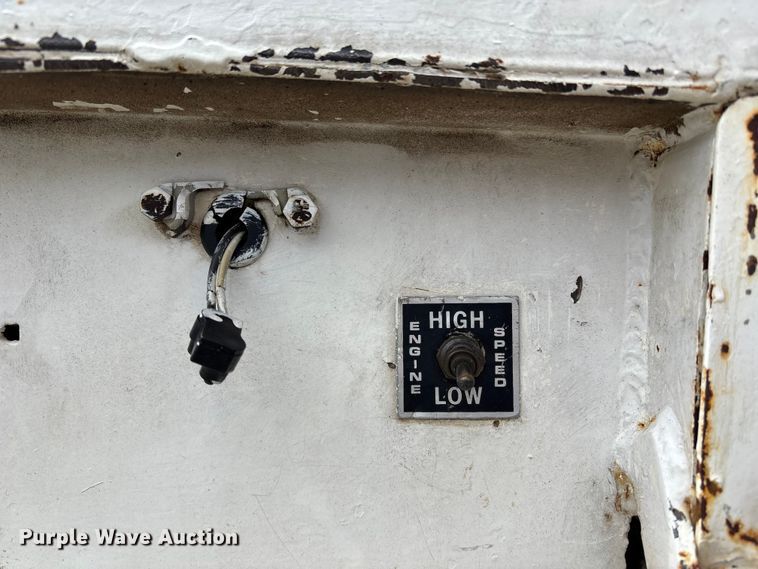 image for item FB3576 1997 Ford F800 digger derrick truck