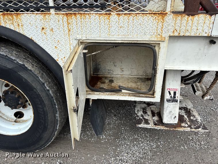 image for item FB3576 1997 Ford F800 digger derrick truck