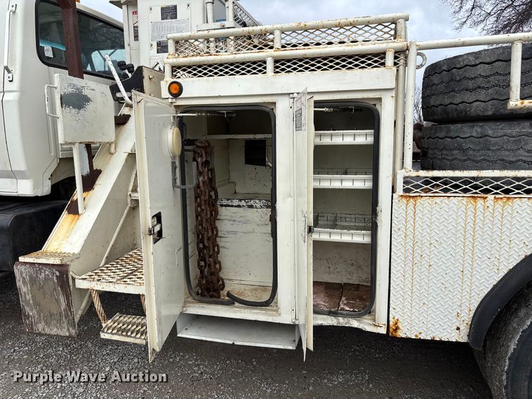 image for item FB3576 1997 Ford F800 digger derrick truck