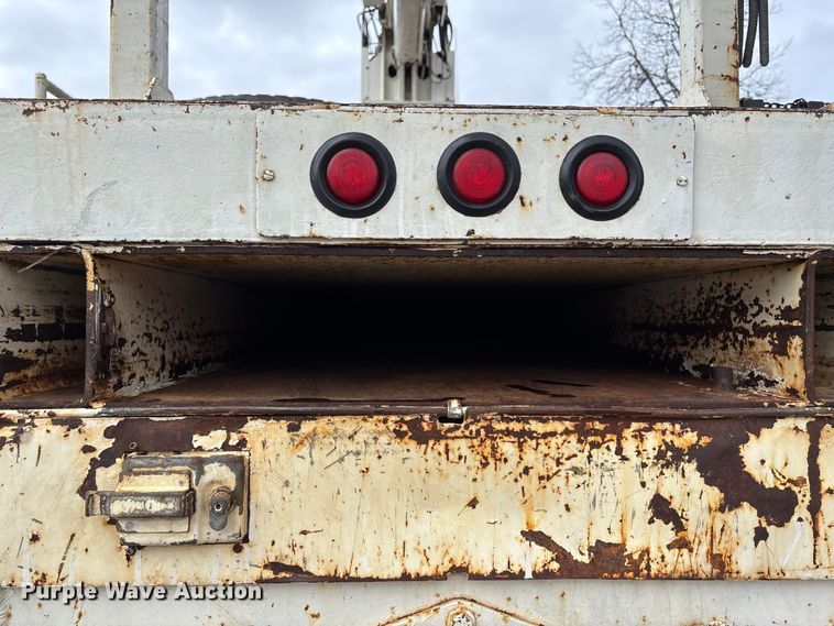 image for item FB3576 1997 Ford F800 digger derrick truck