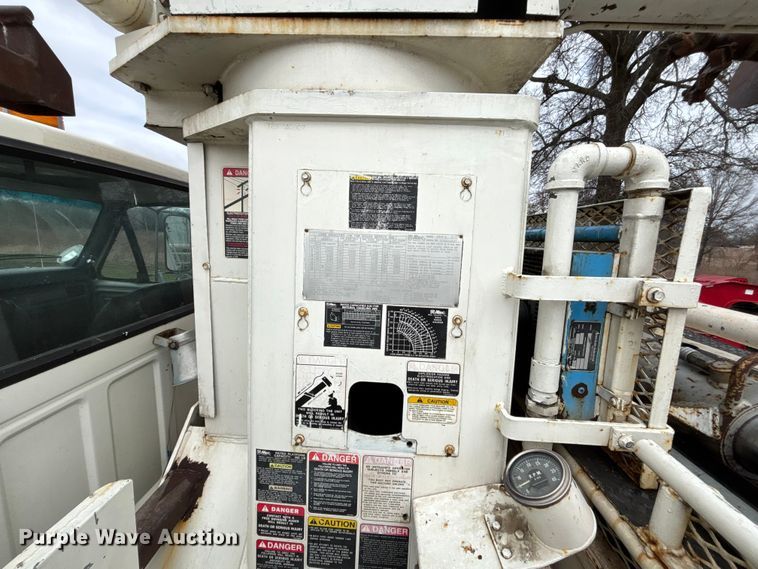 image for item FB3576 1997 Ford F800 digger derrick truck