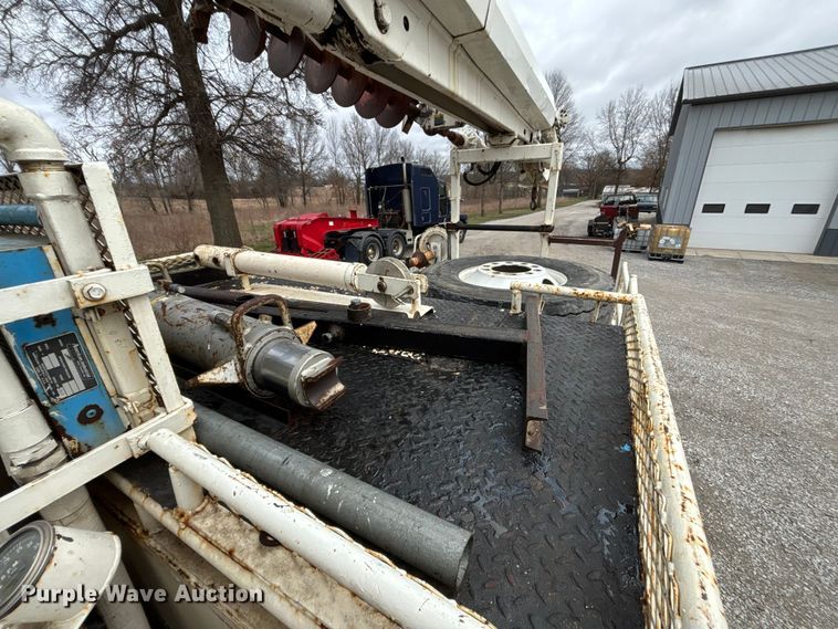 image for item FB3576 1997 Ford F800 digger derrick truck