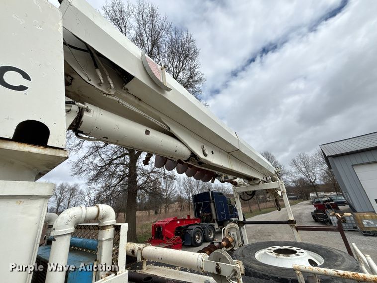 image for item FB3576 1997 Ford F800 digger derrick truck