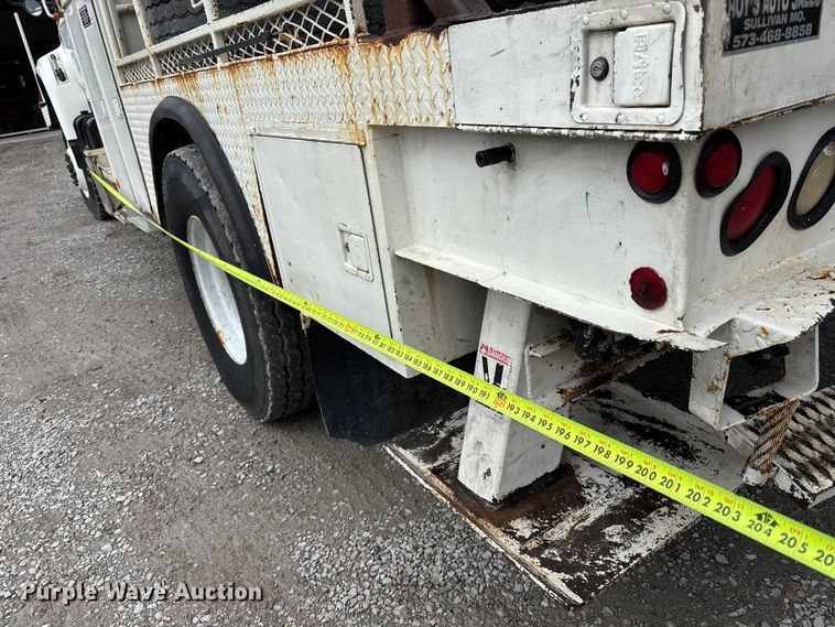 image for item FB3576 1997 Ford F800 digger derrick truck