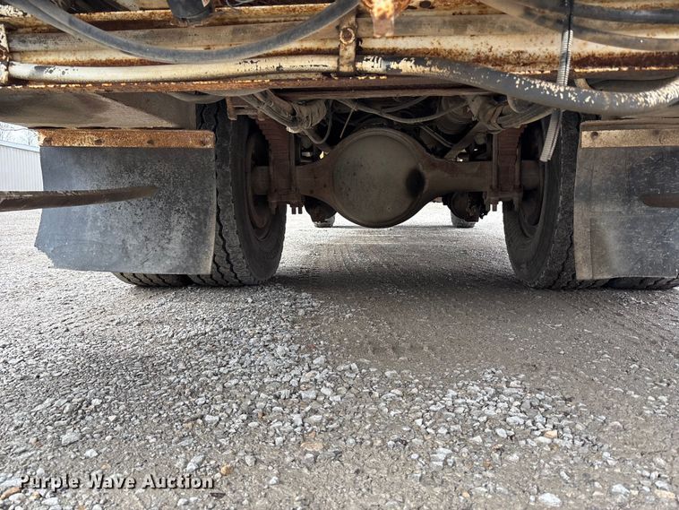 image for item FB3576 1997 Ford F800 digger derrick truck