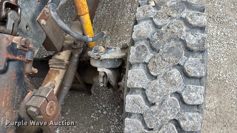 image for item FB3576 1997 Ford F800 digger derrick truck