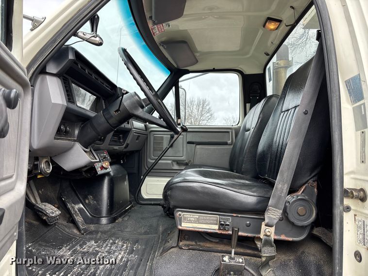 image for item FB3576 1997 Ford F800 digger derrick truck