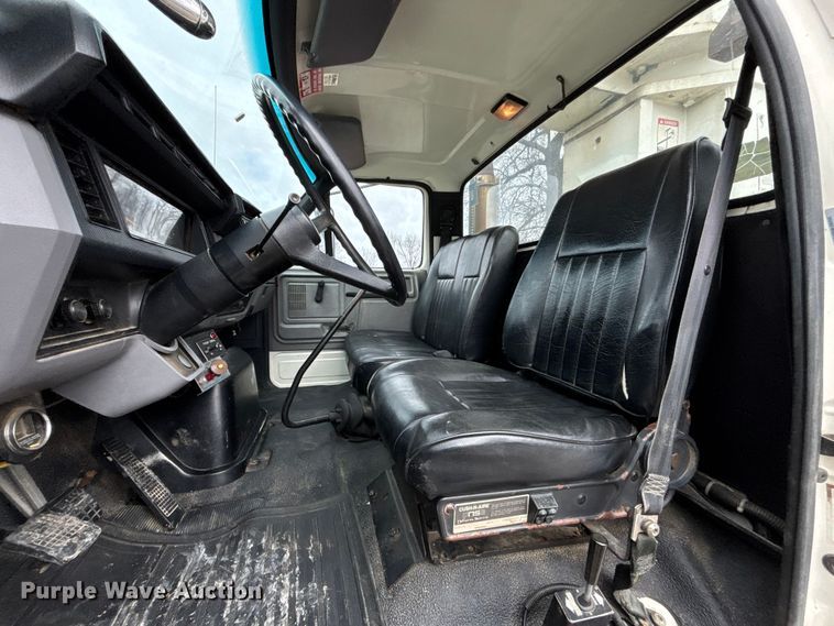 image for item FB3576 1997 Ford F800 digger derrick truck