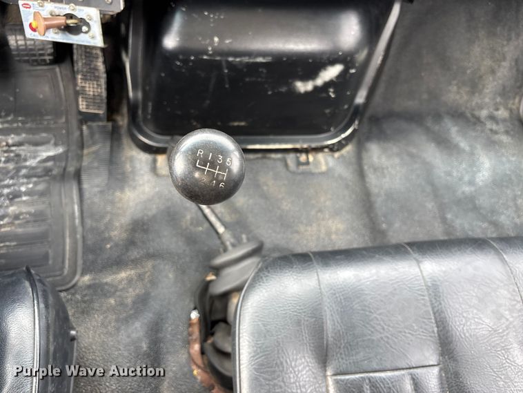 image for item FB3576 1997 Ford F800 digger derrick truck