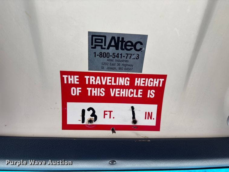 image for item FB3576 1997 Ford F800 digger derrick truck