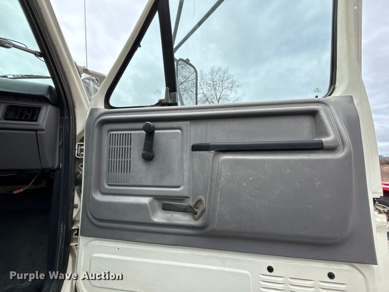 image for item FB3576 1997 Ford F800 digger derrick truck