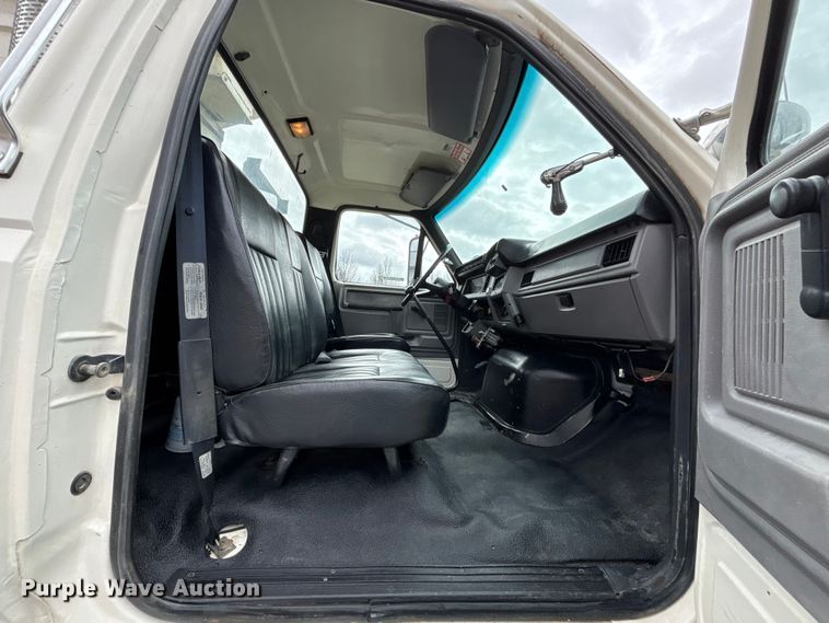 image for item FB3576 1997 Ford F800 digger derrick truck