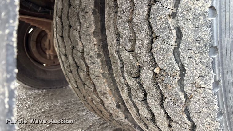 image for item FB3576 1997 Ford F800 digger derrick truck