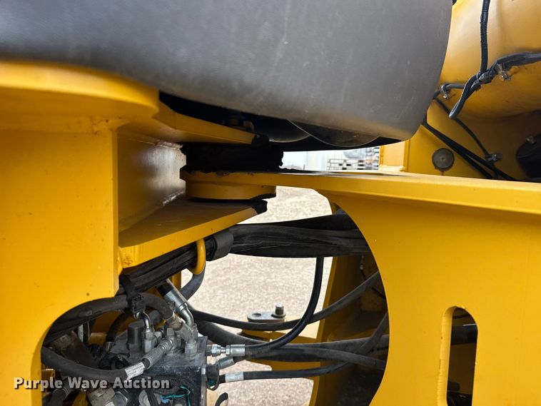 image for item FB6968 2013 John Deere 524K wheel loader