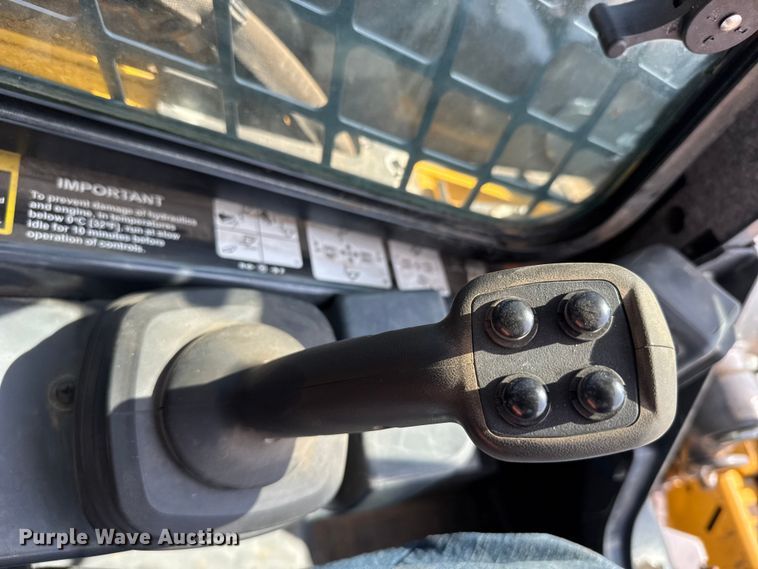 image for item FB6984 2020 John Deere 320G skid steer loader