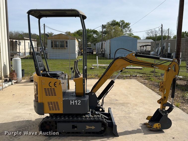image for item FB8014 Agrotk H12 mini excavator