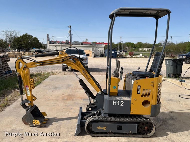 image for item FB8014 Agrotk H12 mini excavator