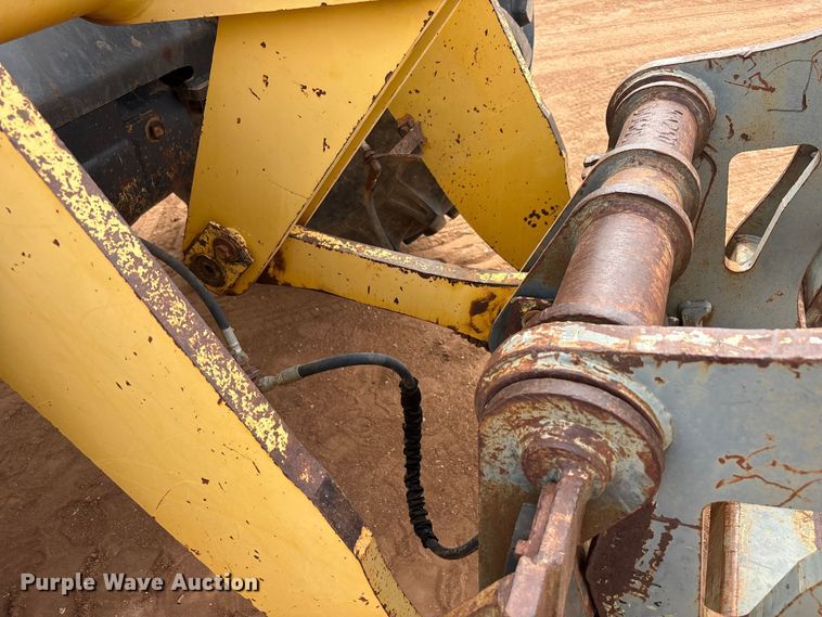 image for item FC2028 2005 Komatsu WA-250-5 wheel loader