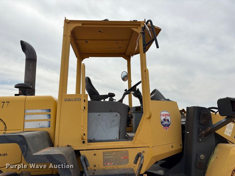 image for item FC2028 2005 Komatsu WA-250-5 wheel loader