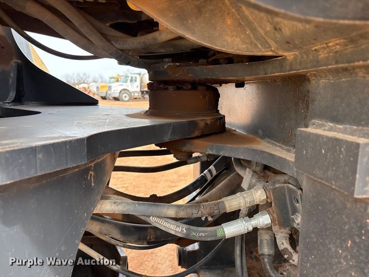 image for item FC2028 2005 Komatsu WA-250-5 wheel loader