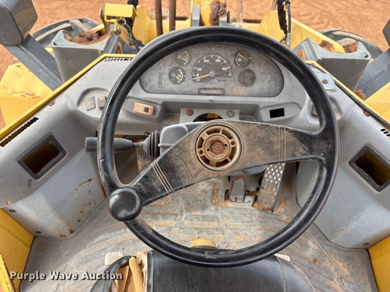 image for item FC2028 2005 Komatsu WA-250-5 wheel loader