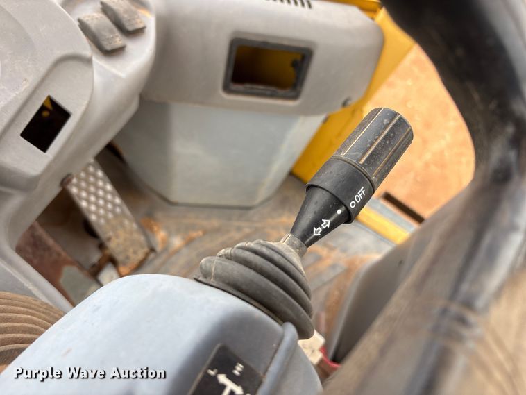 image for item FC2028 2005 Komatsu WA-250-5 wheel loader