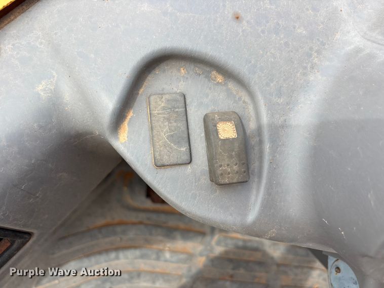 image for item FC2028 2005 Komatsu WA-250-5 wheel loader