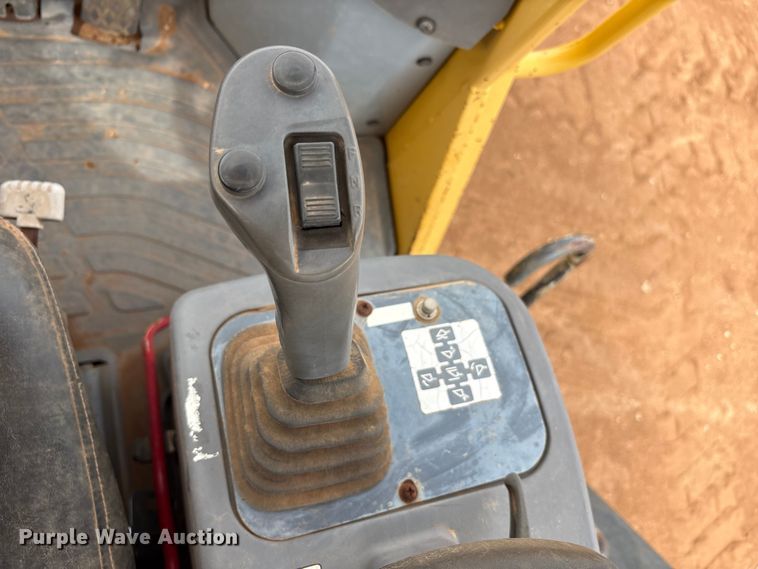 image for item FC2028 2005 Komatsu WA-250-5 wheel loader