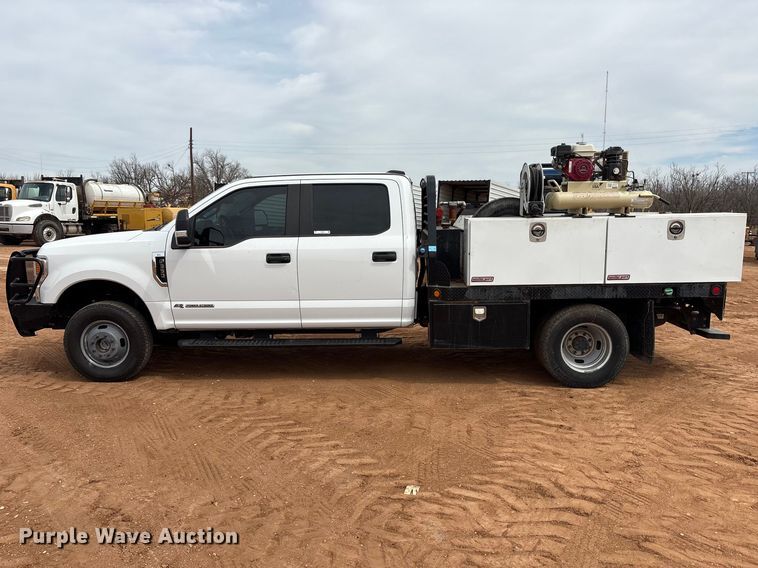 image for item FC2029 2020 Ford F350 Super Duty XL Crew Cab flatbed pickup truck