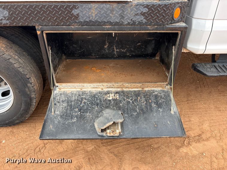 image for item FC2029 2020 Ford F350 Super Duty XL Crew Cab flatbed pickup truck