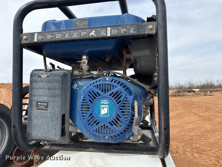 image for item FC2029 2020 Ford F350 Super Duty XL Crew Cab flatbed pickup truck