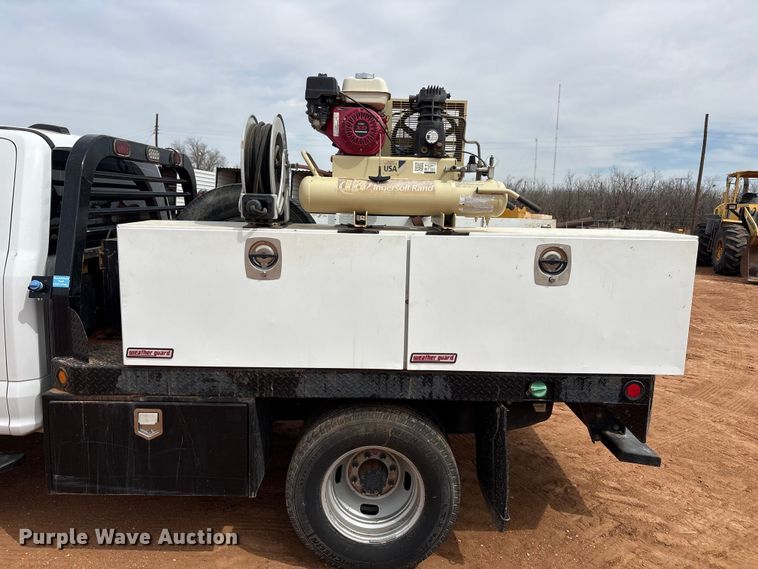 image for item FC2029 2020 Ford F350 Super Duty XL Crew Cab flatbed pickup truck