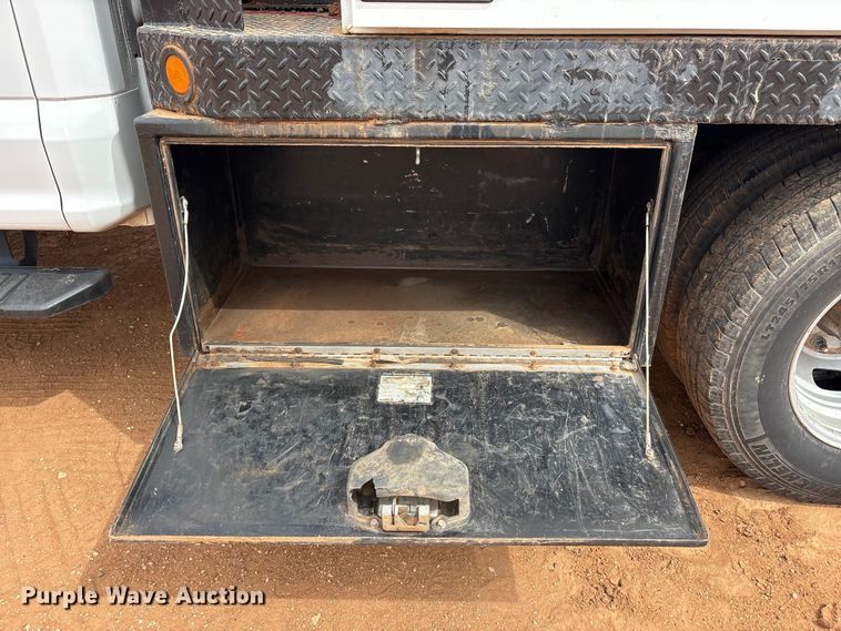 image for item FC2029 2020 Ford F350 Super Duty XL Crew Cab flatbed pickup truck