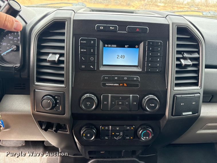 image for item FC2029 2020 Ford F350 Super Duty XL Crew Cab flatbed pickup truck