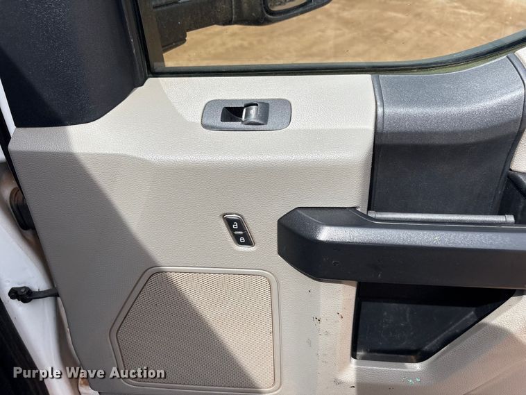 image for item FC2029 2020 Ford F350 Super Duty XL Crew Cab flatbed pickup truck