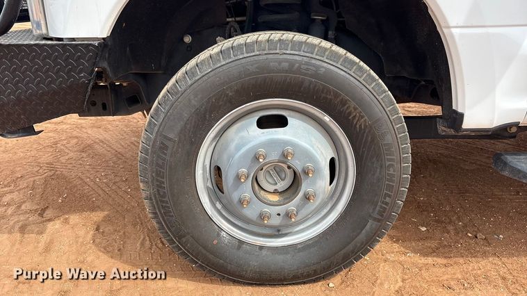 image for item FC2029 2020 Ford F350 Super Duty XL Crew Cab flatbed pickup truck