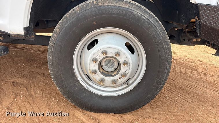 image for item FC2029 2020 Ford F350 Super Duty XL Crew Cab flatbed pickup truck