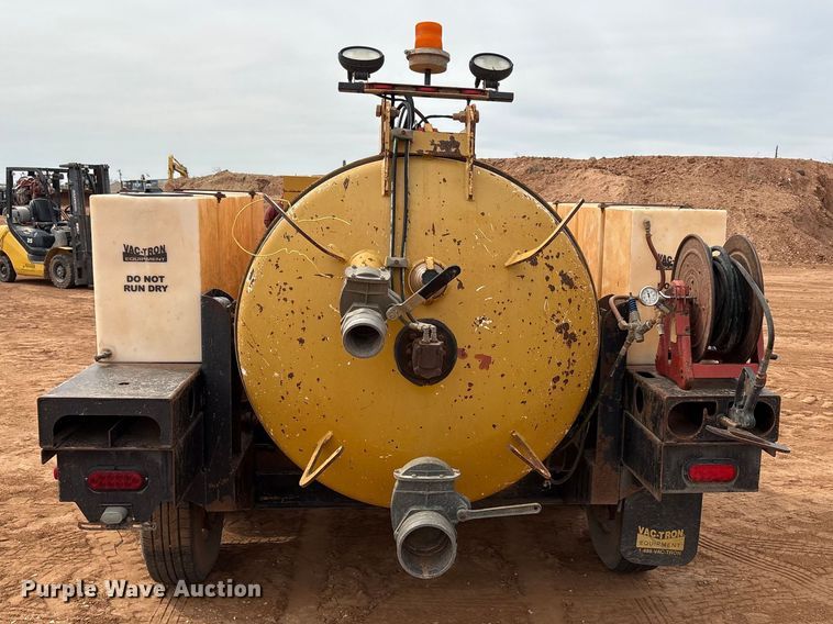 image for item FC2030 2013 Vac-Tron LP533DT vacuum excavator