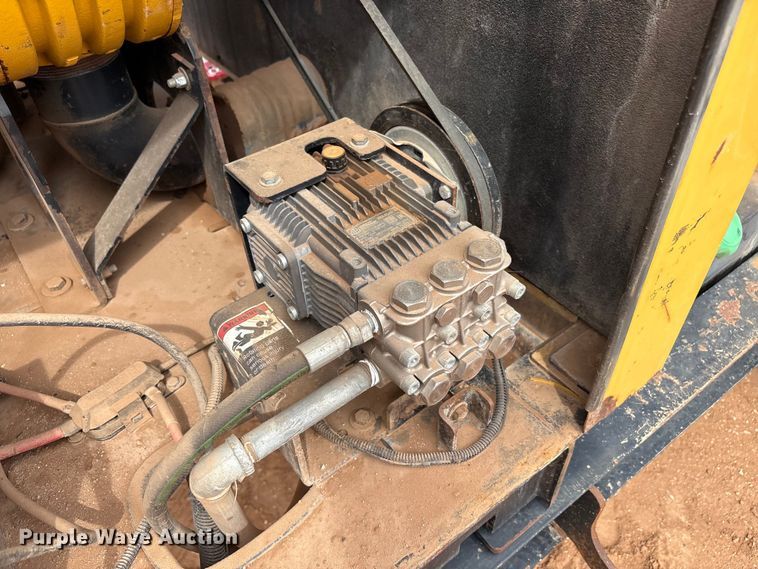 image for item FC2030 2013 Vac-Tron LP533DT vacuum excavator