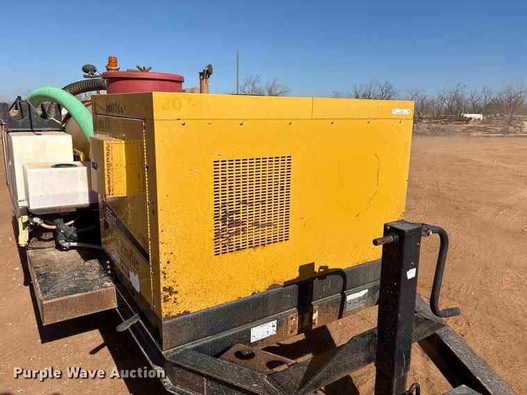 image for item FC2035 2012 Vac-Tron Vermeer LP555DT vacuum trailer