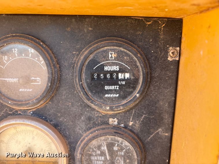 image for item FC2035 2012 Vac-Tron Vermeer LP555DT vacuum trailer