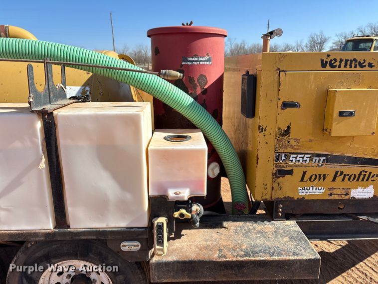 image for item FC2035 2012 Vac-Tron Vermeer LP555DT vacuum trailer
