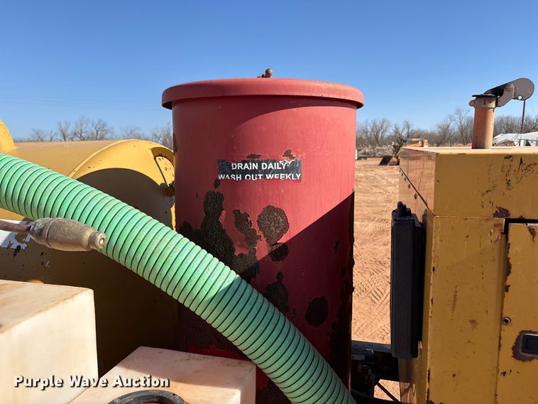 image for item FC2035 2012 Vac-Tron Vermeer LP555DT vacuum trailer