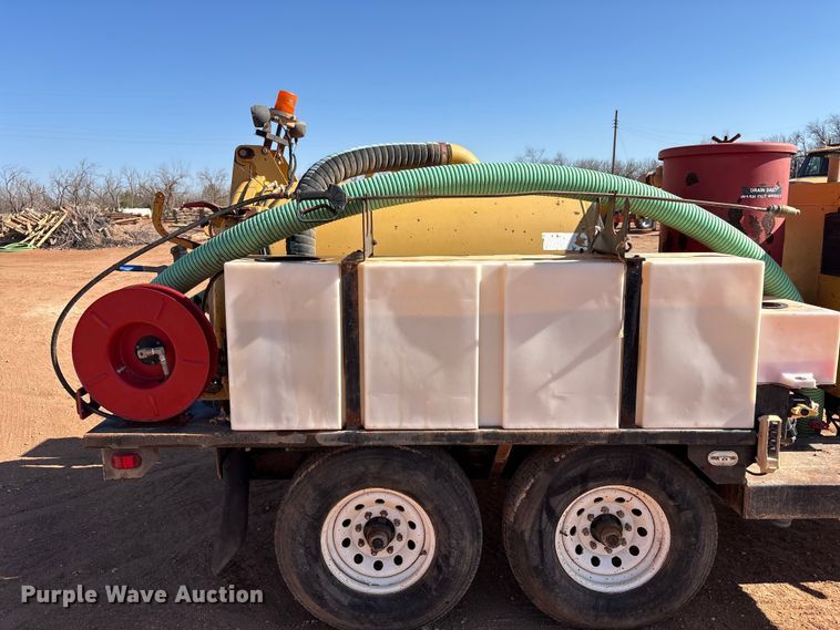 image for item FC2035 2012 Vac-Tron Vermeer LP555DT vacuum trailer